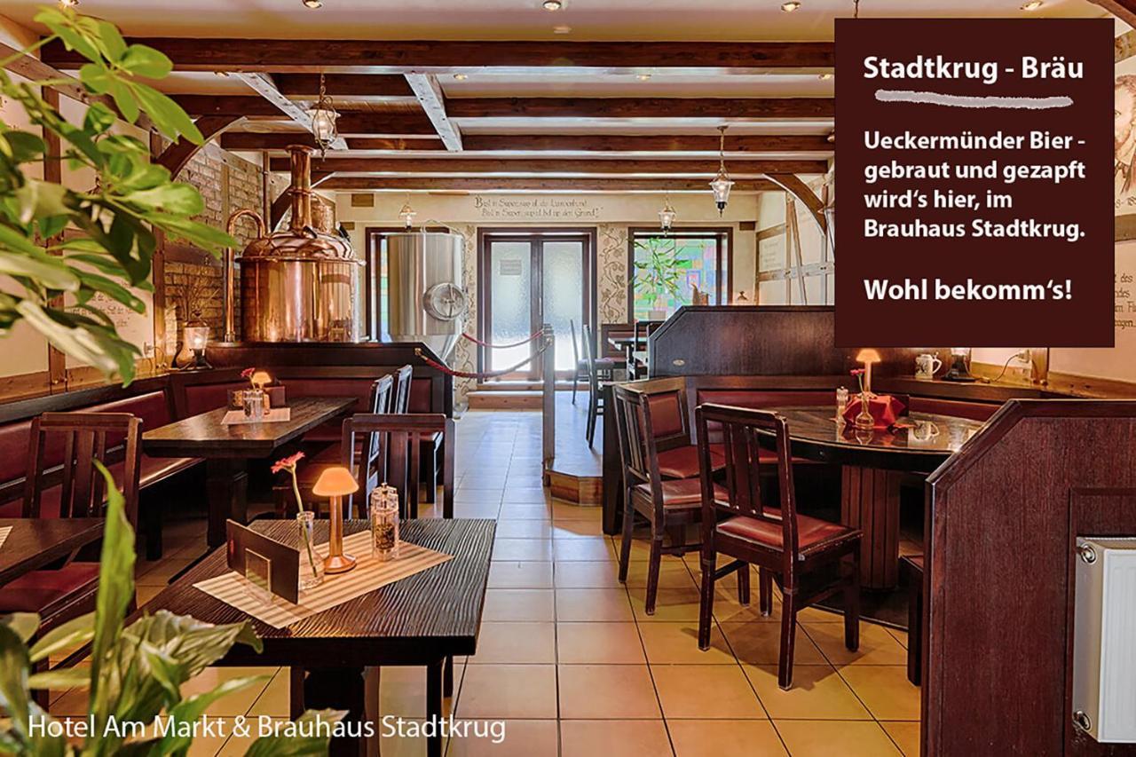 Hotel Am Markt & Brauhaus Stadtkrug Ueckermunde Bagian luar foto