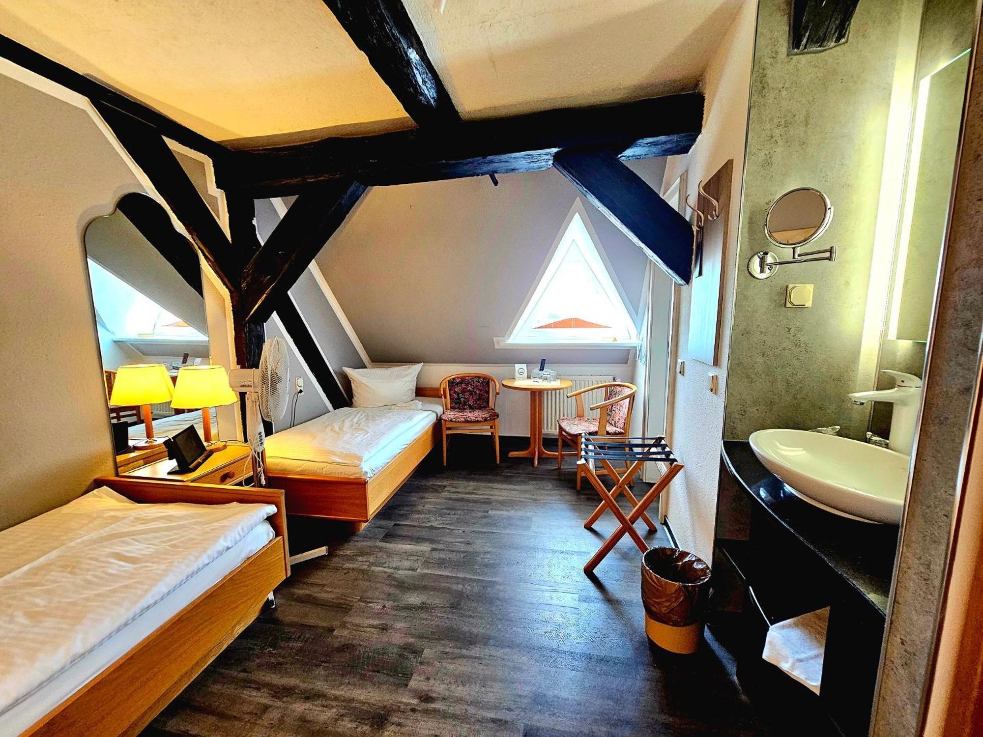 Hotel Am Markt & Brauhaus Stadtkrug Ueckermunde Bagian luar foto