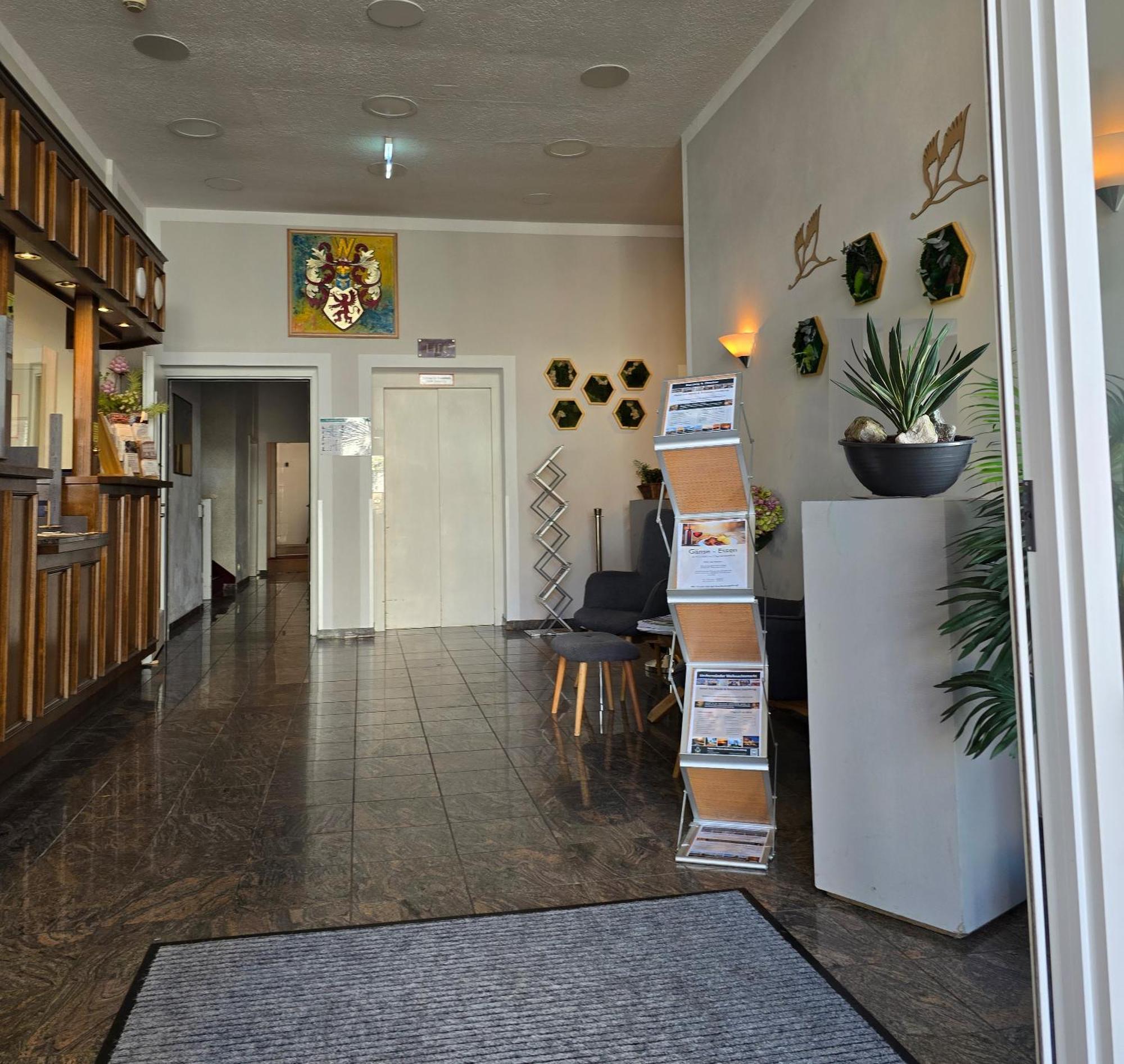 Hotel Am Markt & Brauhaus Stadtkrug Ueckermunde Bagian luar foto