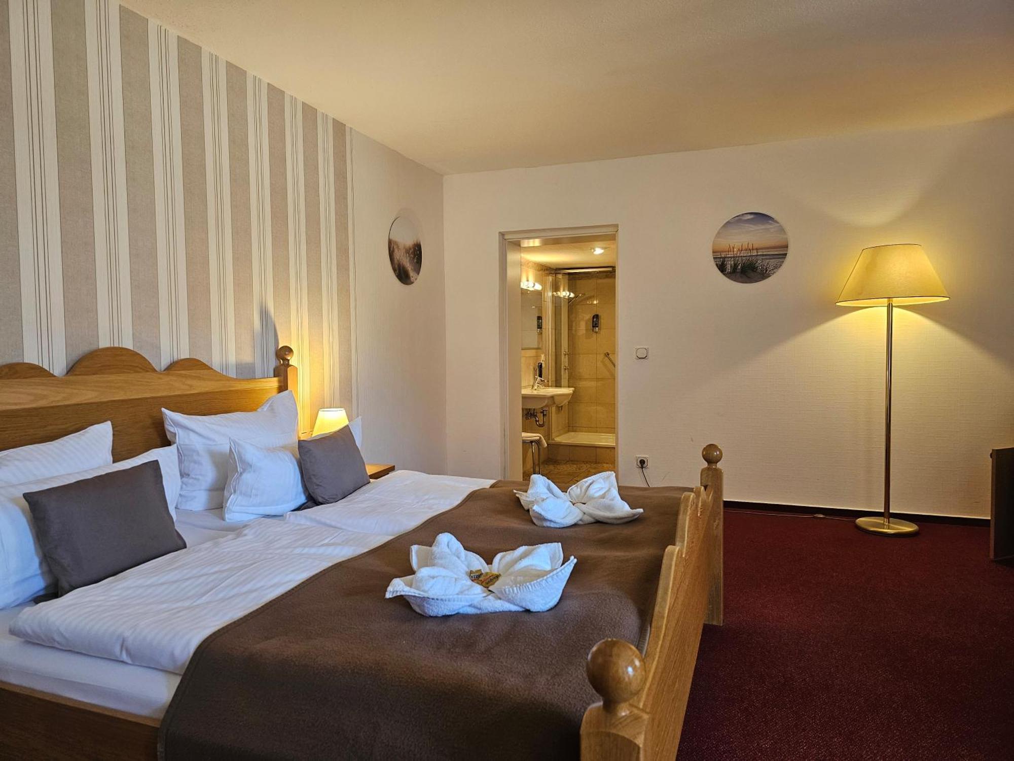 Hotel Am Markt & Brauhaus Stadtkrug Ueckermunde Bagian luar foto