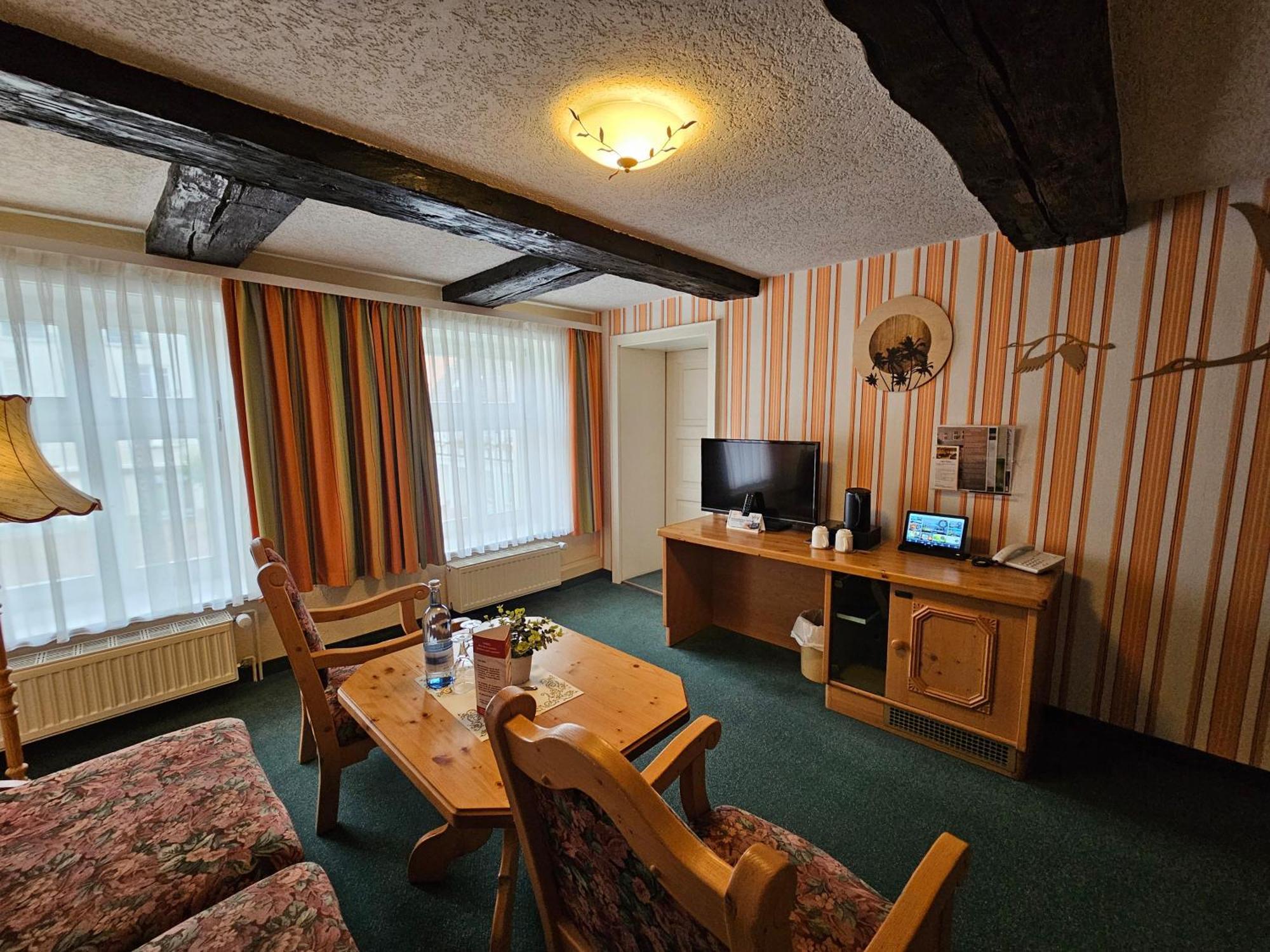 Hotel Am Markt & Brauhaus Stadtkrug Ueckermunde Bagian luar foto