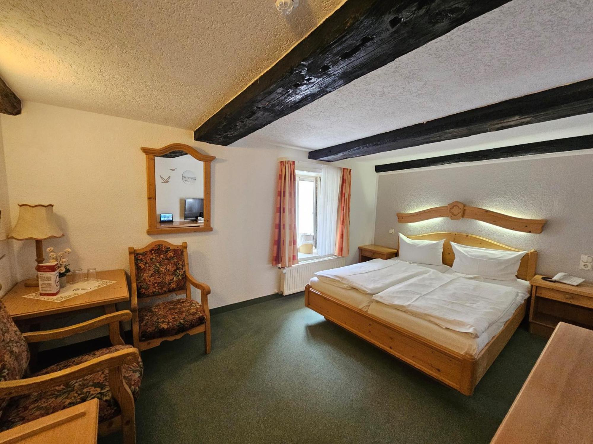 Hotel Am Markt & Brauhaus Stadtkrug Ueckermunde Bagian luar foto