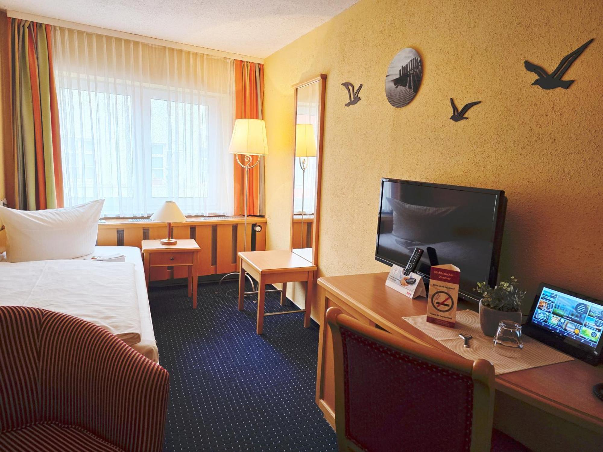 Hotel Am Markt & Brauhaus Stadtkrug Ueckermunde Bagian luar foto