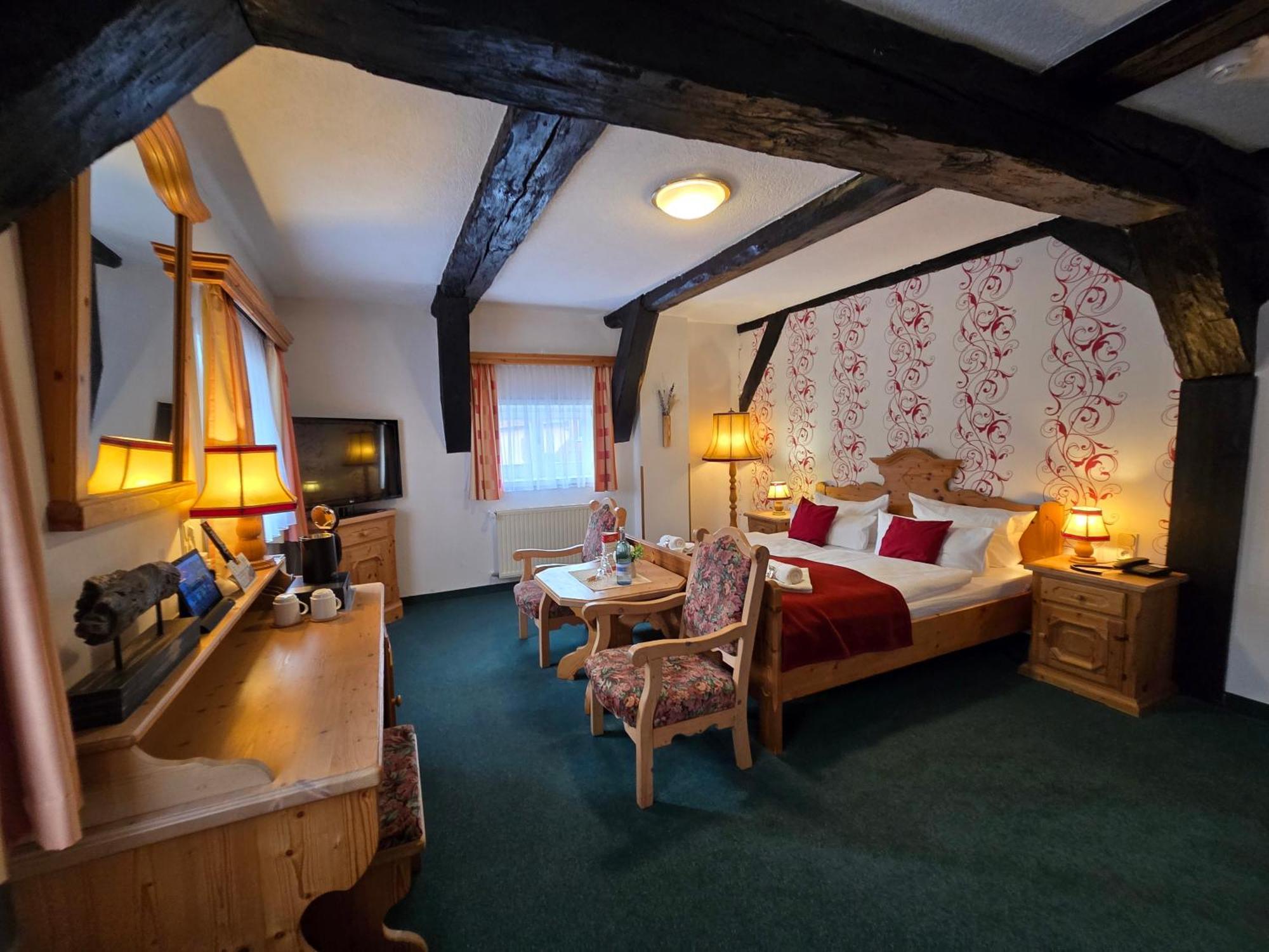 Hotel Am Markt & Brauhaus Stadtkrug Ueckermunde Bagian luar foto